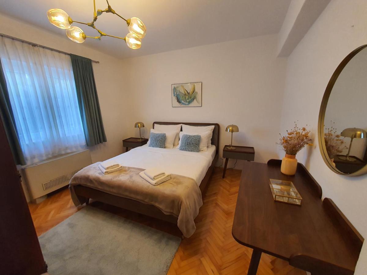 Apartments Dvor - Ap1, Ap2, Ap3 Baška Voda Exterior foto
